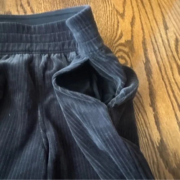 Lululemon scuba straight leg 7/8 ankle velvet corduroy size 2 - Picture 3 of 8